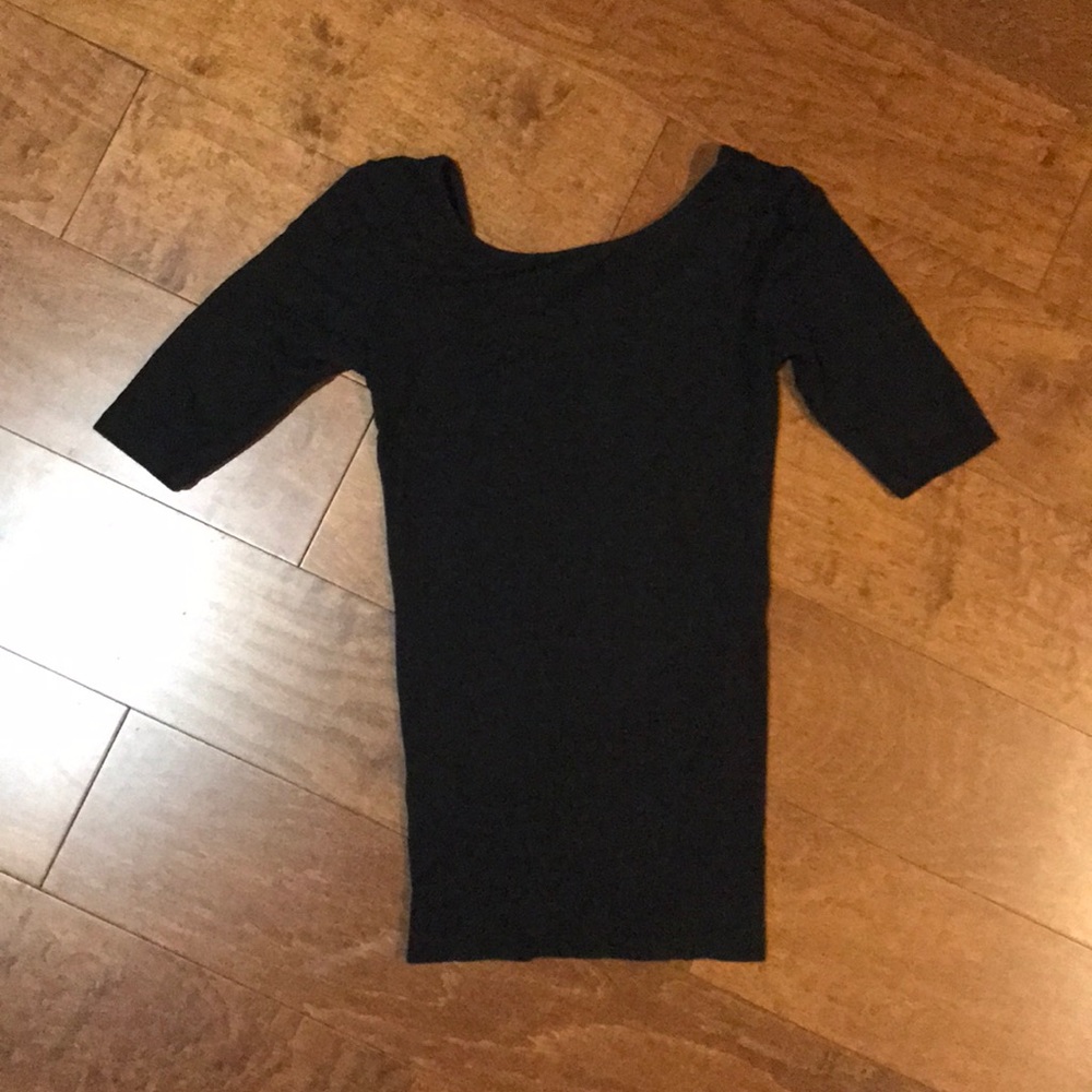 Right black shirt